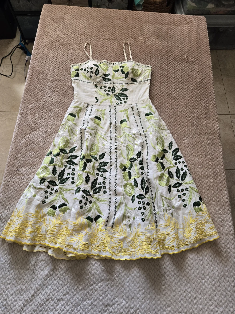 Sue Wong 100% Linen Embroidered Floral Dress Size 8 White Green Yellow